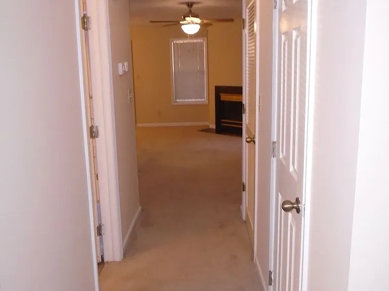 241-7 Waterdown Dr — Photo 3