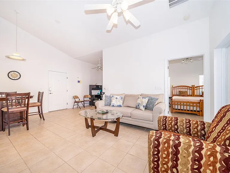 1007 David Walker Dr #B-2 — Photo 3