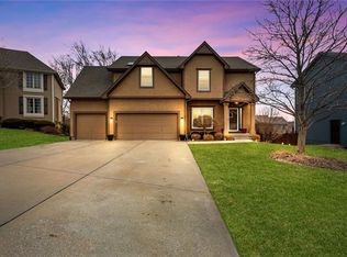 1011 SW 11th Ct, Lees Summit, MO 64081