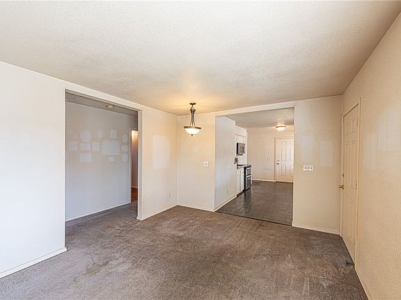 4th image of 2400 W Valley Dr