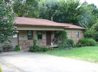 1102 Sara St, Bentonville, AR 72712