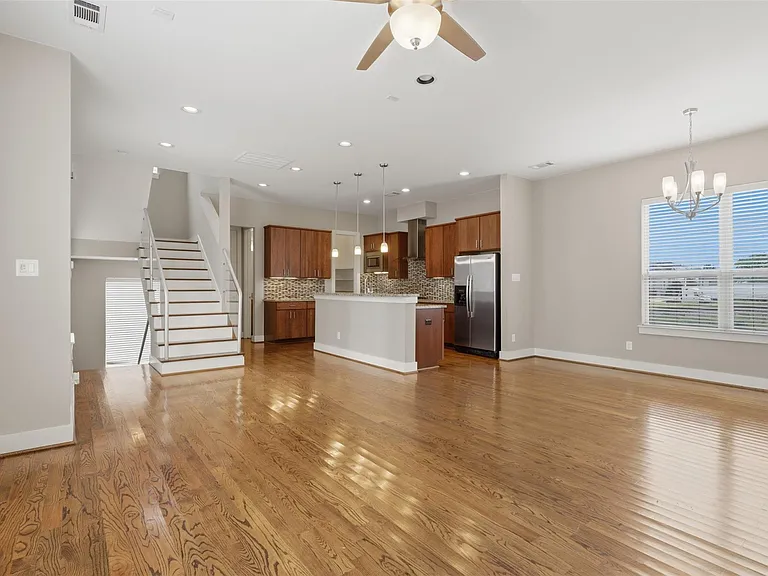 1535 Malone St — Photo 1