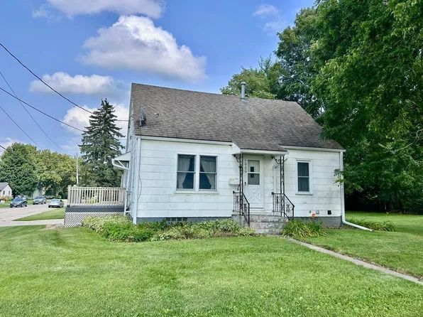 1000 S Main St, Charles City, IA 50616