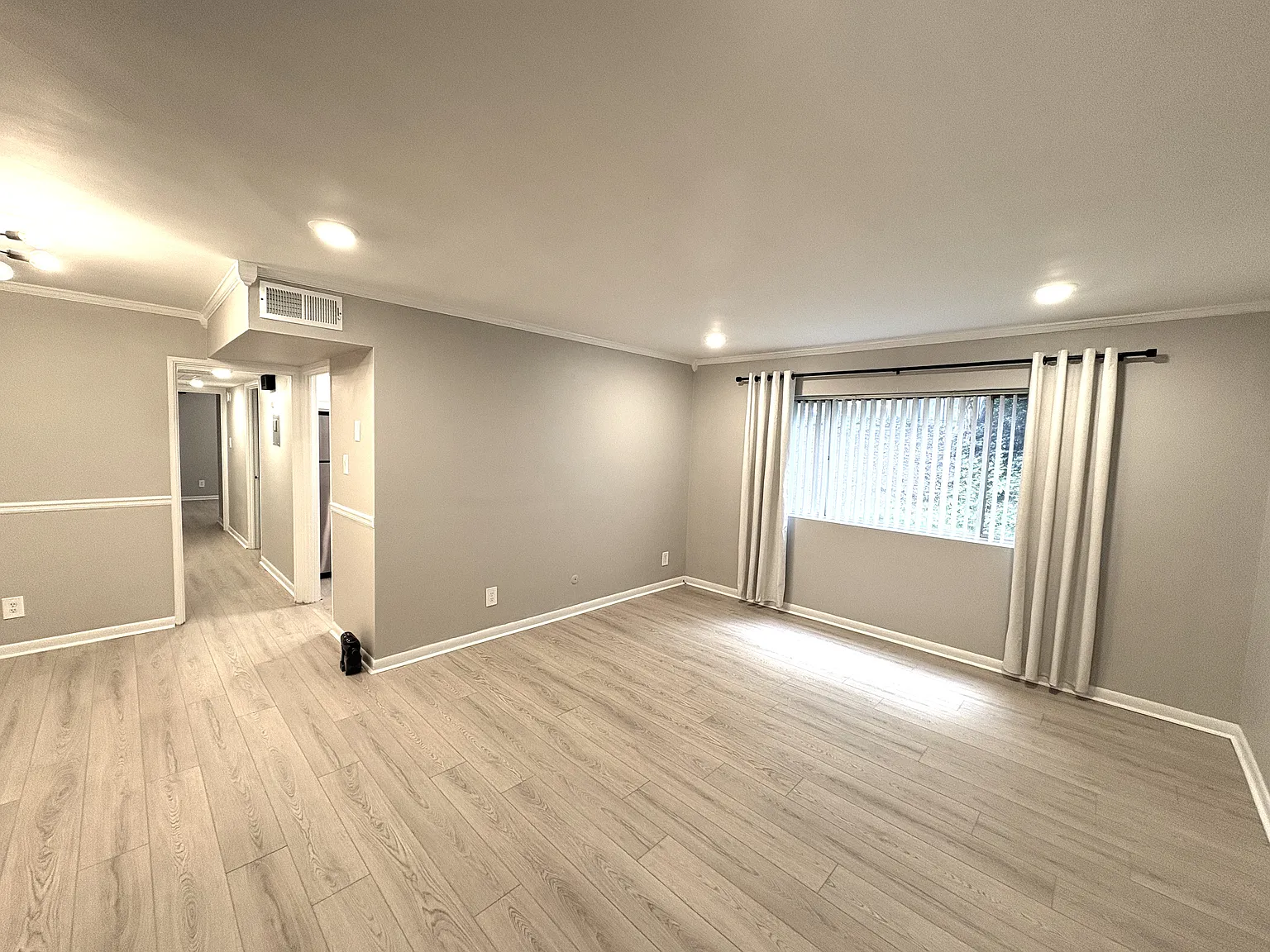 2 bed, 1.5 bath, 980 sqft, $1,975 — Photo 1