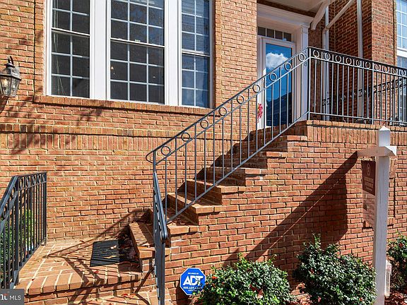 2nd image of 708 Vestal St