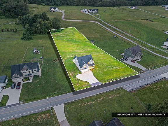4th image of 3968 Chapel Hill Rd
