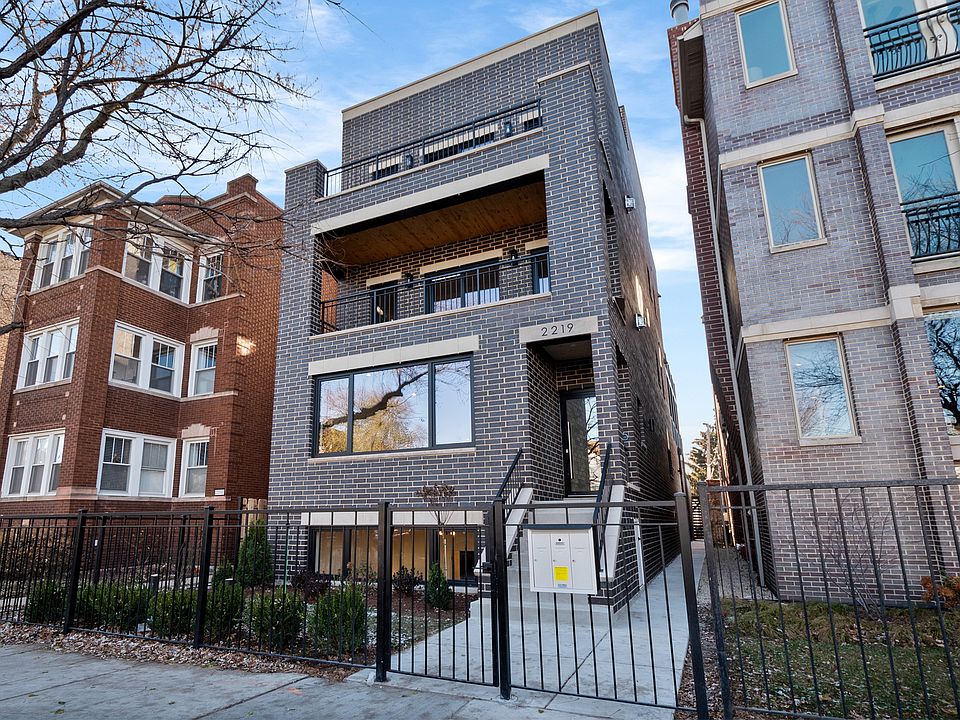 1st image of 2219 W Foster Ave #1