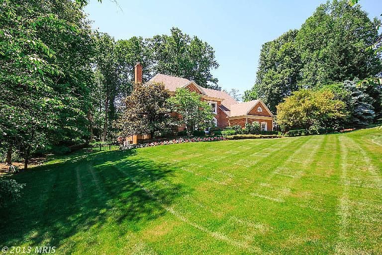 1st image of 1009 Eaton Dr
