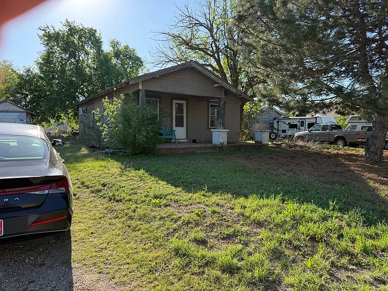 310 N Dakota Ave — Photo 2