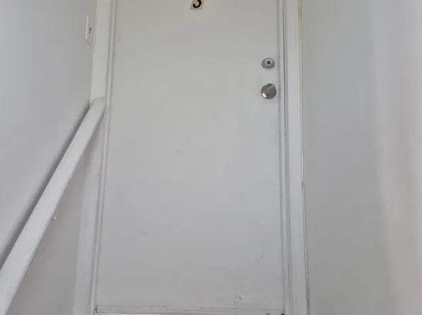 13 Sterling St #3, London, ON N5Y 1Y4