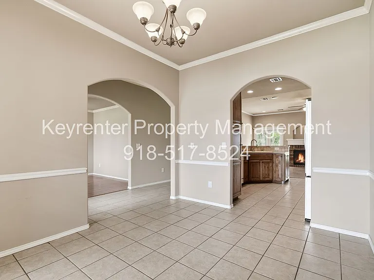 11906 S Juniper Ct — Photo 3