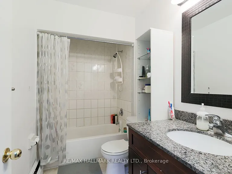 2844 Danforth Ave #2 — Photo 16