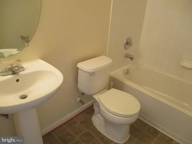 12005 Kemps Landing Cir — Photo 7
