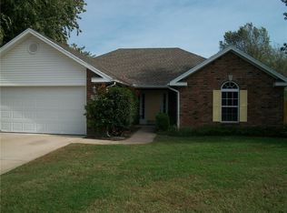 725 Pennington St, Lowell, AR 72745