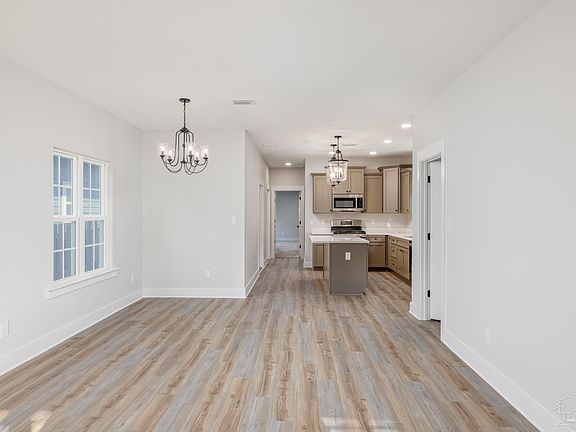 4th image of 161 N C St