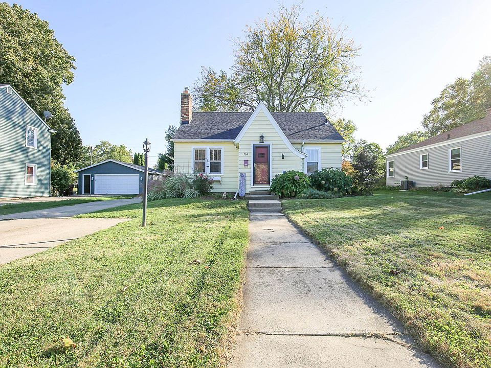 209 Sunset Ln, Mount Morris, IL 61054 | Zillow