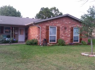 2016 Ming Dr, Edgecliff Village, TX 76134