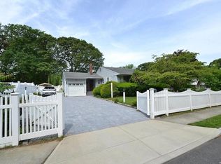 40 Holbrook Rd, Centereach, NY 11720