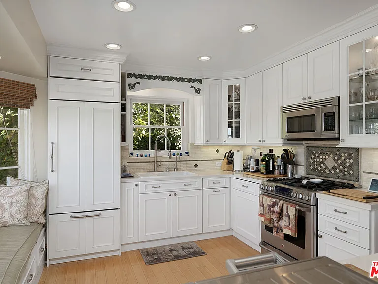 3331 Bennett Dr — Photo 15