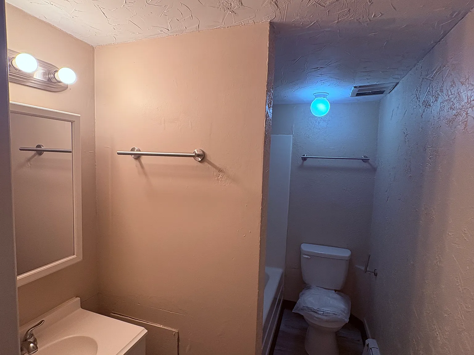 1 bed, 800 sqft, $995 — Photo 2