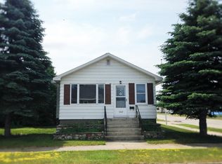 1613 26th Ave, Menominee, MI 49858