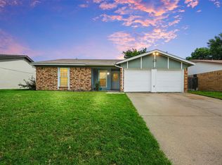6529 High Meadow Ct, Watauga, TX 76148