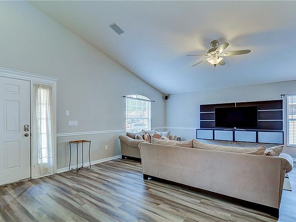 4th image of 6610 Summer Cove Dr