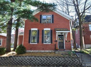 557 Washington St, Saint Charles, MO 63301