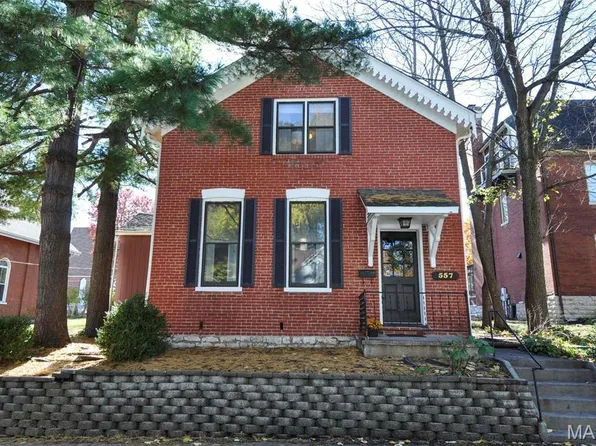 557 Washington St, Saint Charles, MO 63301