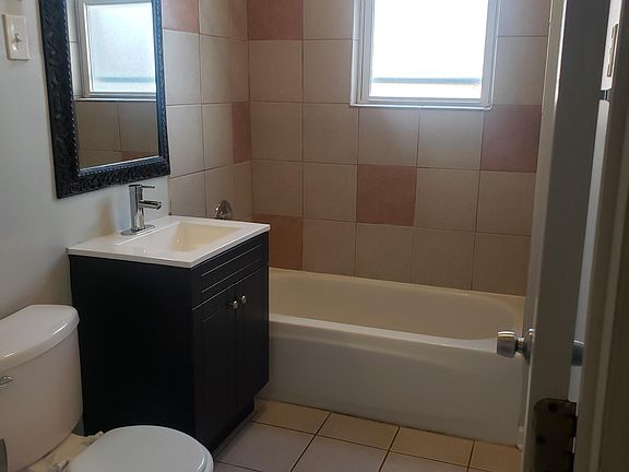 5th image of 3711 W School St #2