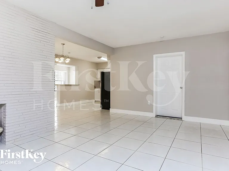 7720 Juniper St — Photo 4