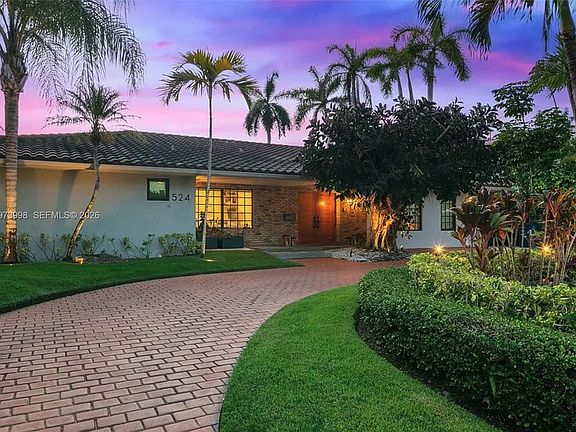 4th image of 524 Oleander Dr
