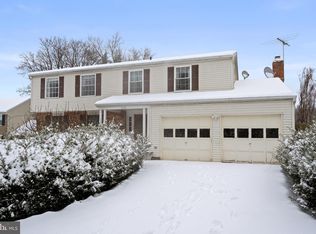1111 Riva Ridge Dr, Great Falls, VA 22066