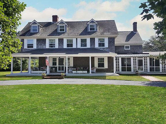 3rd image of 11 Shinnecock Rd