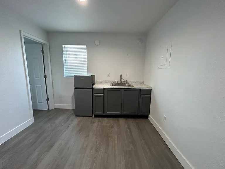 411 S Main St #109 — Photo 8