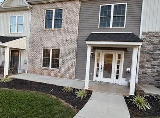 1020 Brownstone Ln, Forest, VA 24551