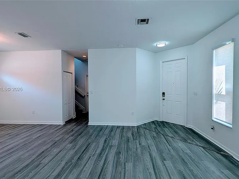 2151 NE 37th Ter — Photo 21