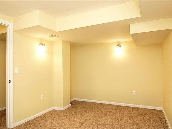 5th image of 6632 Charann Ln