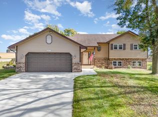 24417 E Cedar Lake Dr, New Prague, MN 56071