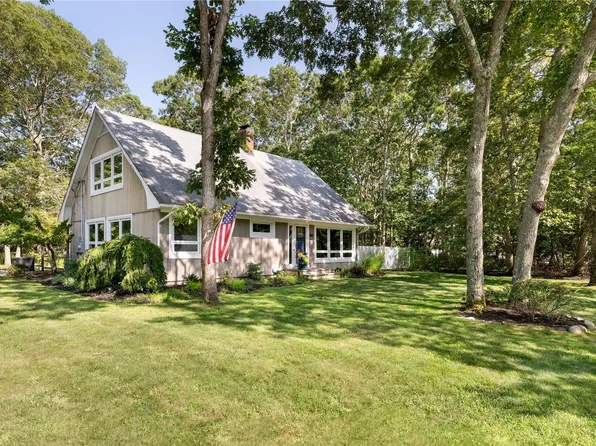 15 Canvasback Lane, East Quogue, NY 11942