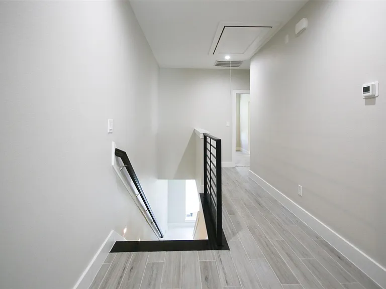 5113 Hershe St #B — Photo 15