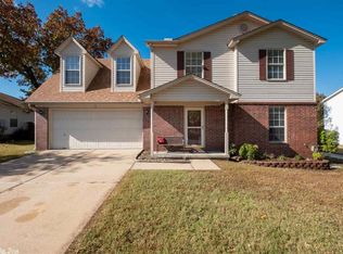10 Holly Brook Cv, Maumelle, AR 72113