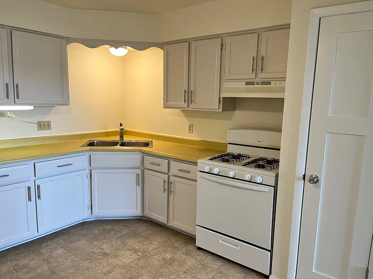 650 E Lincoln Ave — Photo 10
