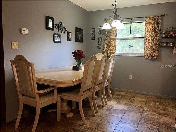 5th image of 304 Amanda Ln