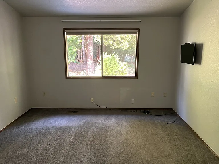 7410 Lazy South Ln NE — Photo 7