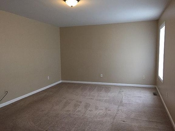 3rd image of 22160 Hackney Cir
