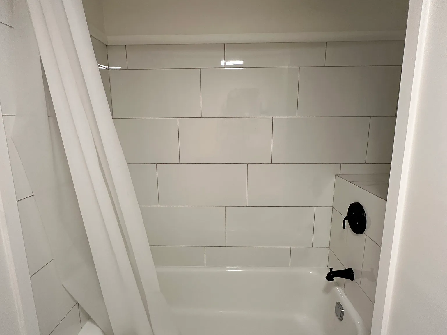 2 bed, 1200 sqft, $1,750 — Photo 2