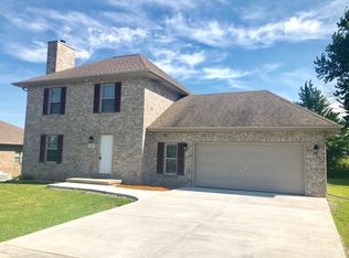 1221 Perry Way, Watertown, WI 53094