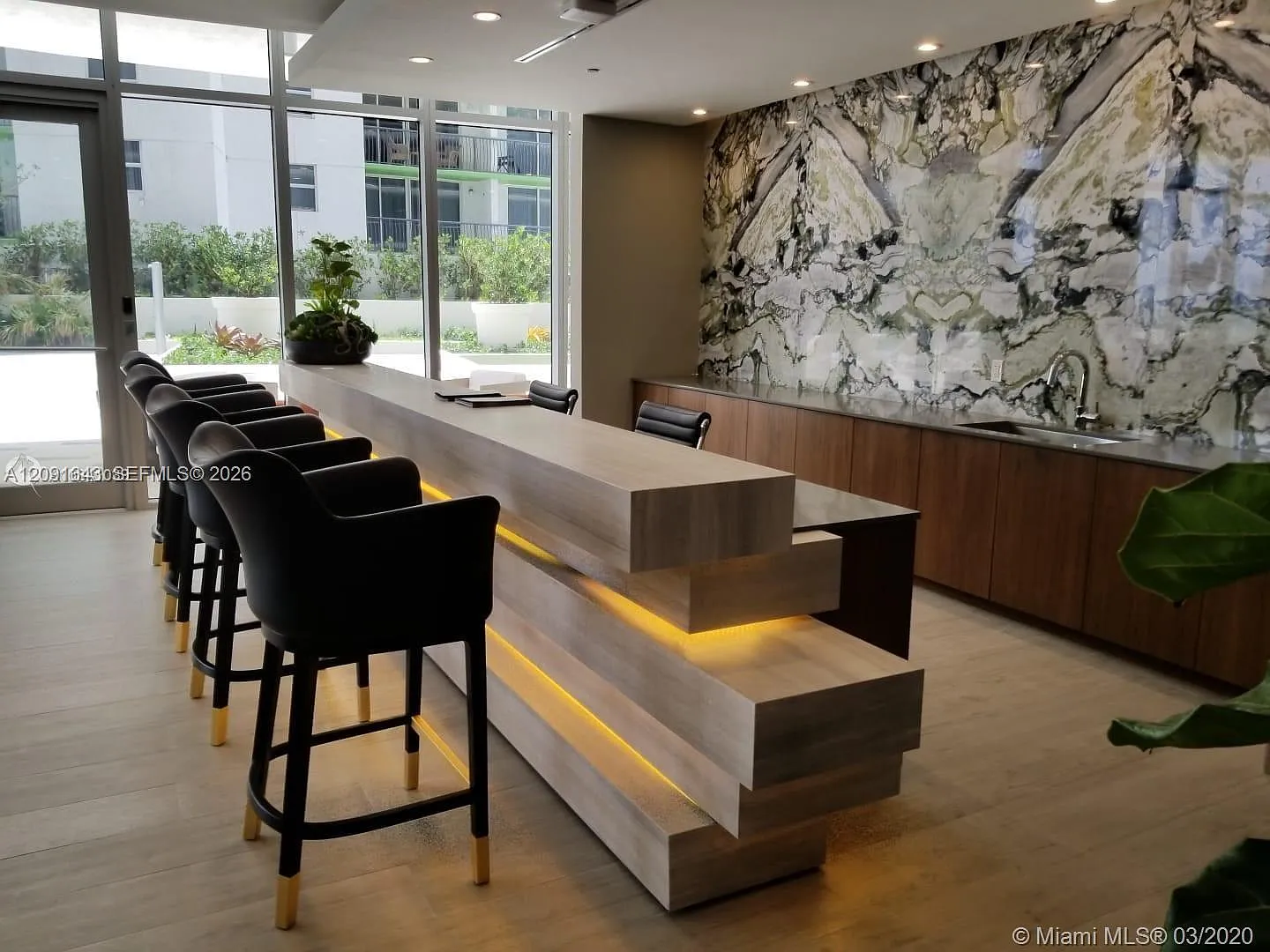 Aria On The Bay Condo — Photo 3
