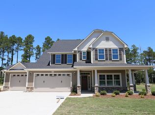 440 Goldenleaf Dr, Whispering Pines, NC 28327